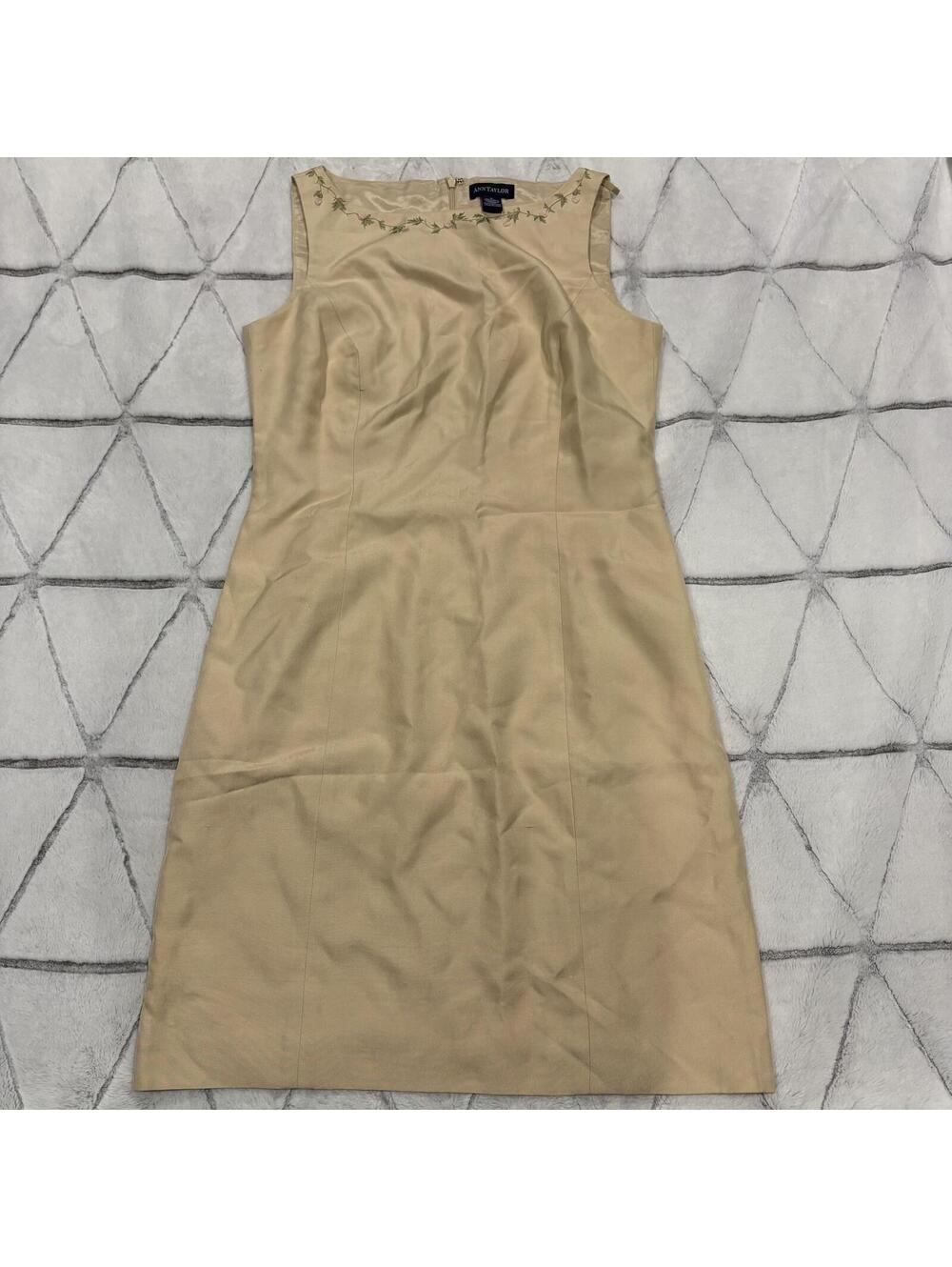Ann Taylor Vintage Elegant Beige Silk Floral Dress Women Size 8 with Embroidery